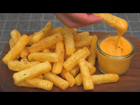 Crispy French Fries &amp; Cheese Sauce