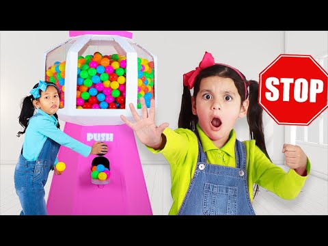 Giant Gumball Machine Toy Swap Adventure: A Lesson on Sharing &amp; Caring