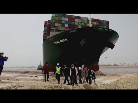 Cargo ship could be stuck in Suez Canal for weeks