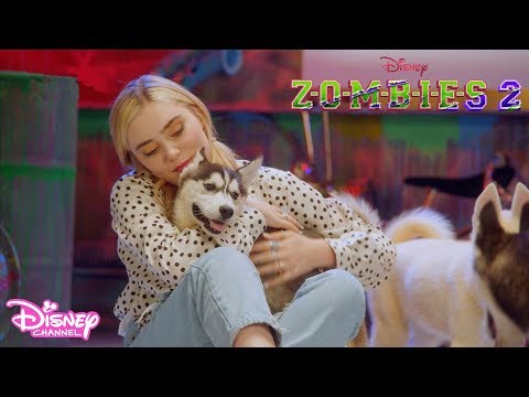 Meg Puppy Challenge #2 ?| ZOMBIES 2 | Disney Channel UK