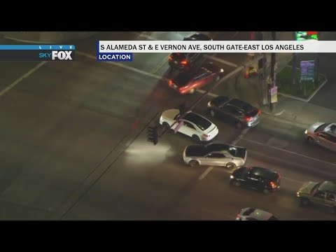 Pursuit: Driver weaves through traffic in East LA