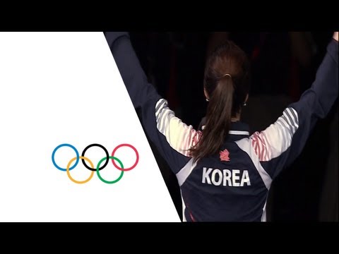 Jiyeon wins Gold in Women's Individual Sabre - London 2012 Olympics