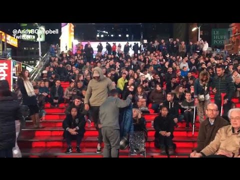 Times Square assomm&eacute;e par la victoire de Donald Trump