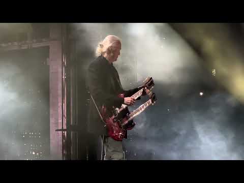 Jimmy Page - 11/03/2023 - Brooklyn, NY -  Rock n&amp;rsquo; Roll Hall of Fame Induction Ceremony for Link Wray