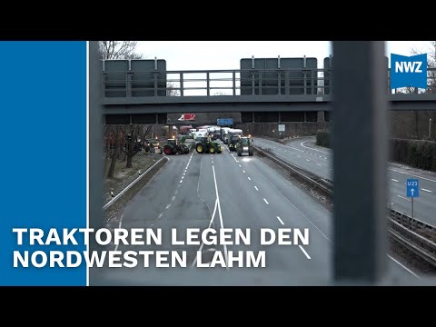 Traktoren legen zahlreiche Stra&szlig;en im Nordwesten lahm