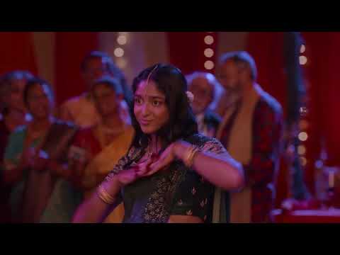 Devi y Kamala bailan &ldquo;Saami Saami&rdquo; | Yo nunca | Netflix