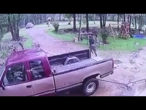 Video Shows Mississippi Man Running for His Life as Possible Tornado Closes in on Him