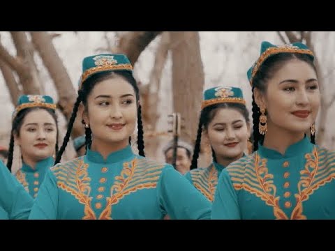 Uyghur folk song - Mitiz Meshrep (English Subtitles)