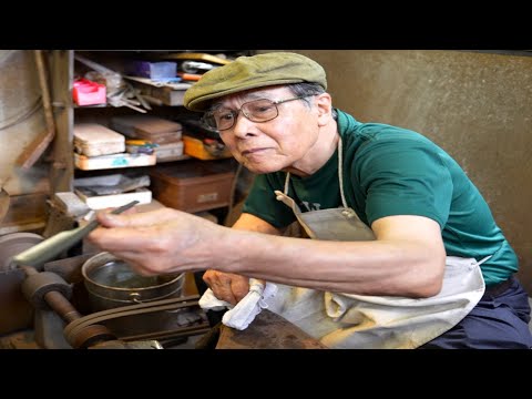 The process by which traditional Japanese razors are made by an 81-year-old Japanese blacksmith.