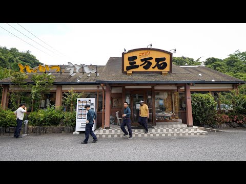 Very popular with truck drivers and working men! His tonkatsu bowl and udon restaurant in Japan