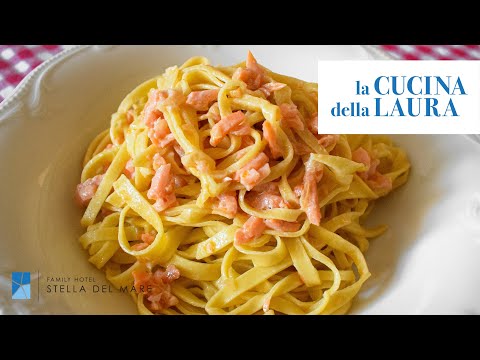 Come fare i TAGLIOLINI al SALMONE | La Cucina della Laura