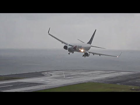 737 Pilot Refuses to Abort Landing