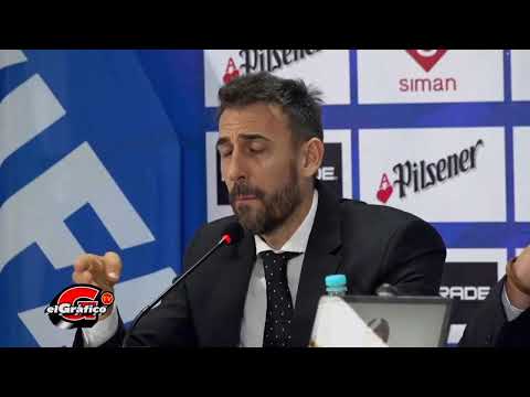 Presentaci&oacute;n de David D&oacute;niga Lara como nuevo t&eacute;cnico de la selecci&oacute;n de El Salvador