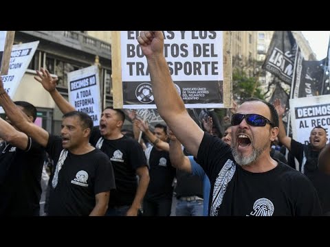 Argentine : la col&egrave;re monte alors qu'est annonc&eacute;e une d&eacute;r&eacute;gulation massive de l'&eacute;conomie