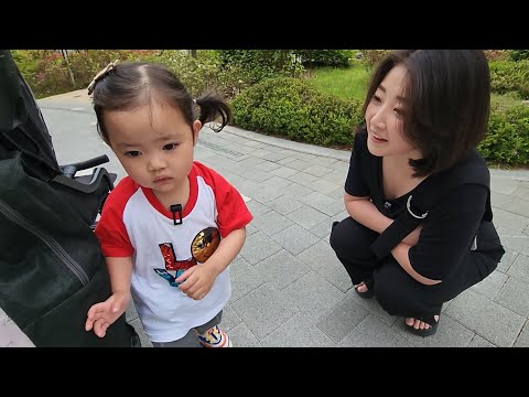 [SUB] Will child recognize mommy with a short haircut when she runs into her on the street? 🤔