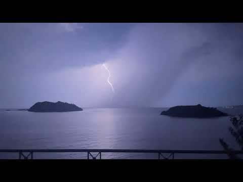 Night, rain, thunderstorm with lightning... Sounds for relaxation and sleep!!!