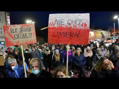 Massenproteste in Polen gegen rigides Abtreibungsrecht nach Tod einer Schwangeren