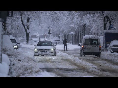 Heftiger Schneefall legt Bahn- und Flugverkehr in M&uuml;nchen lahm