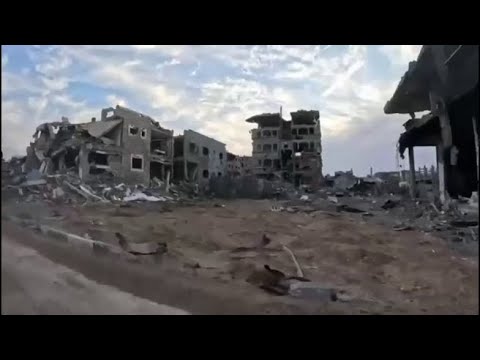 Dentro Gaza, tra il fumo nero dei bombardamenti e le zone distrutte dove non c&rsquo;&egrave; pi&ugrave; popolazione...