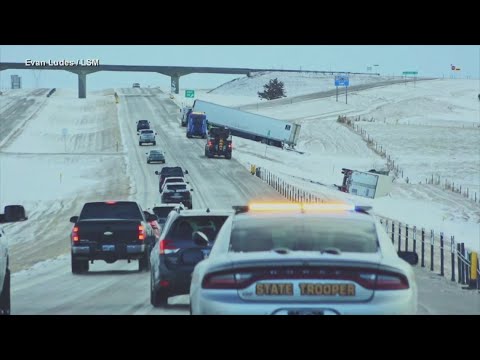 Strong storms impacting holiday travel; Parts of U.S. experience flooding, winter storms