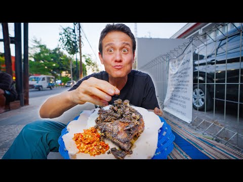 Insane $2 Street Food!! SIDEWALK FOOD PARADISE - Madura Food in Indonesia!