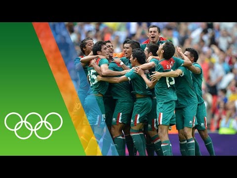 Mexico win Football gold at London 2012 | Epic Olympic Moments