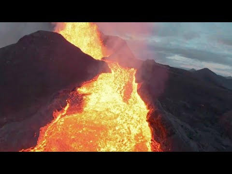 Vulkan in Island: Drohne st&uuml;rzt in Lavastrom