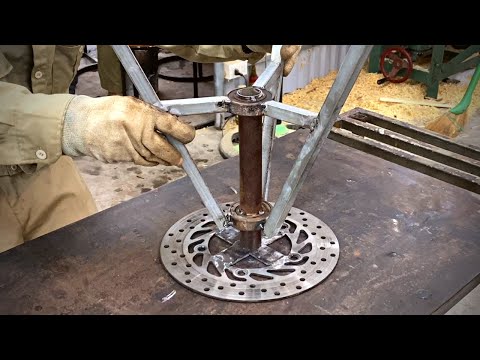 DIY - Craftsman's Ideas //Homemade Smart Rotating Pedestal // Metal Smart Working Tools !!