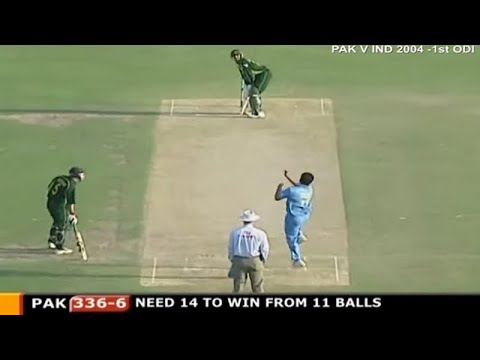 Pakistan need 14 runs from 11 balls against india |  2004 | WHO GONNA WIN