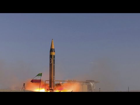 L'Iran d&eacute;voile un nouveau missile balistique