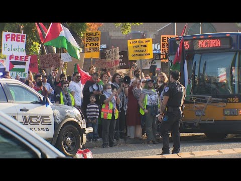 Pro-Israel, Palestine demonstrators in Kirkland clash amid deadly Hamas attacks