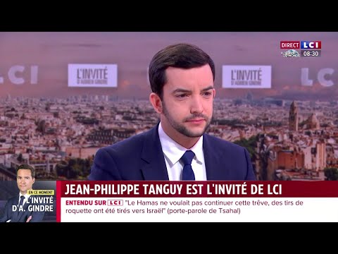 &quot;On ne pol&eacute;mique pas quand le pr&eacute;sident nous repr&eacute;sente &agrave; l'&eacute;tranger&quot;, assure Jean-Philippe Tanguy