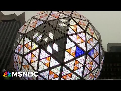 New York City prepares to ring in the new year