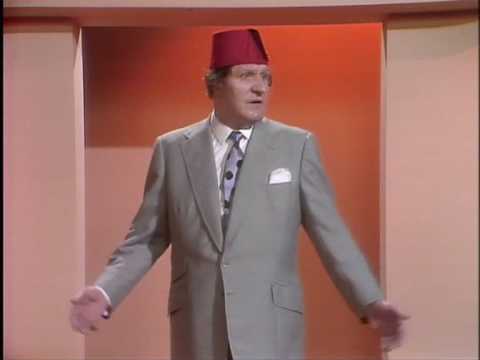 Tommy Cooper - The Man in the Pub