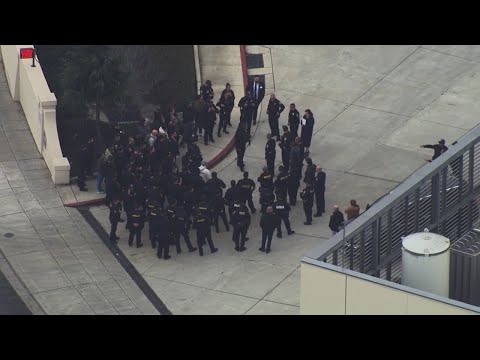 Oakland police swarm hospital where fellow officer dies