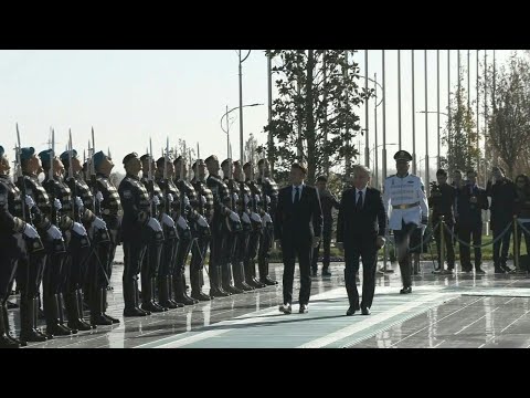 Uzbekistan: Emmanuel Macron welcomed to Samarkand | AFP