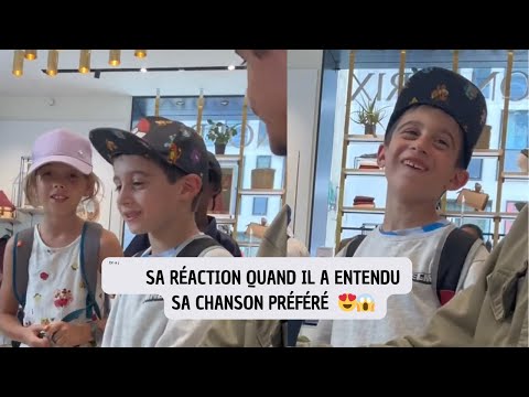 Regardez sa reactions quand il a entendu sa chanson pr&eacute;f&eacute;r&eacute;  😍😱