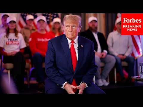 BREAKING NEWS: Trump Arrives In Iowa, Holds Town Hall Event With Republican Caucus Just Days Away