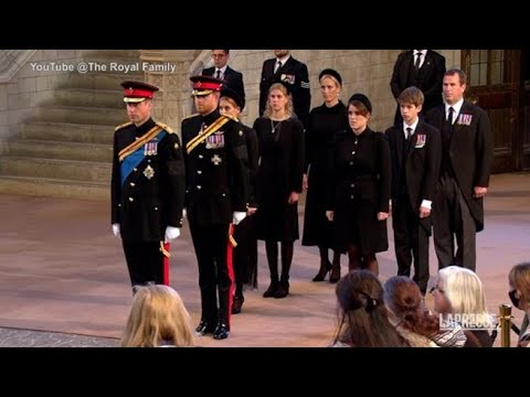 I nipoti della Regina alla veglia a Westminster Hall