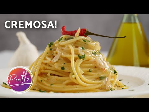 Creamy Spaghetti Aglio Olio e Peperoncino | Fast and Easy Italian Pasta Recipe