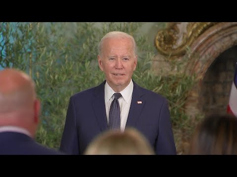 Biden Says China's Xi Is a 'Dictator'