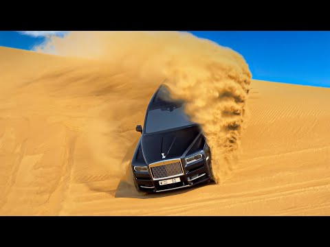 Rolls-Royce SUV Cullinan in the Desert