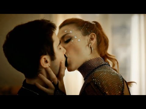 Elite Season 7 - Chloe &amp; Nico Kiss Scene | Mirela Balić