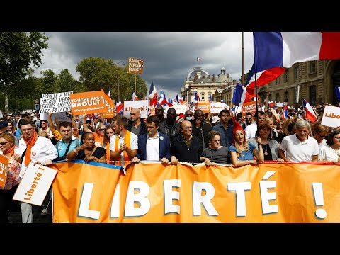 Zehntausende protestieren in Frankreich gegen Corona-Regeln | AFP