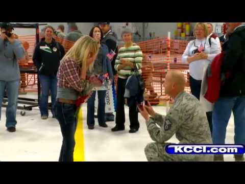 Airman surprises girlfriend on return home