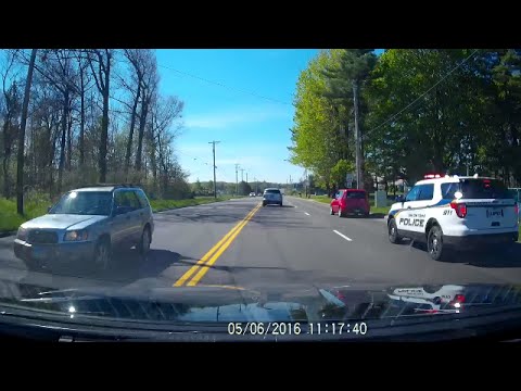 Cop pulls over the wrong car?