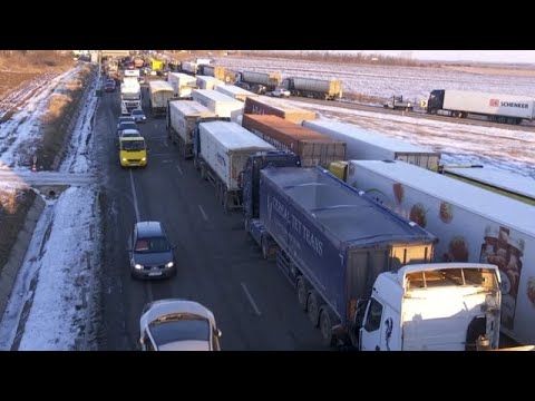 Romania, proteste di camionisti e agricoltori