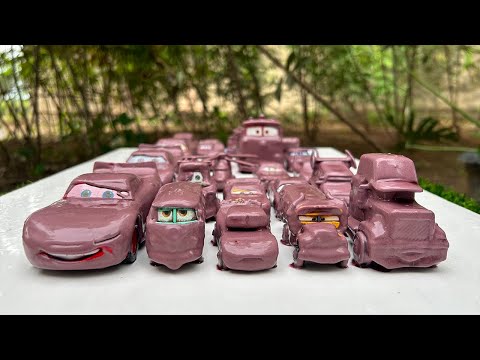 Clean up muddy minicars &amp; disney car convoys ! Play in the garden