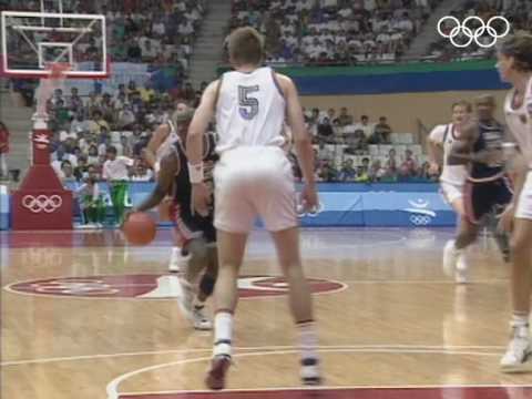 Michael Jordan, Magic Johnson, Patrick Ewing &amp; Co - Dream Team Highlights - Barcelona 1992 Olympics