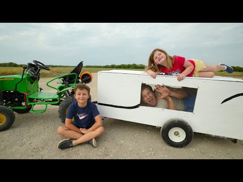 Hudson found a new camper for his tractor | Tractors for kids